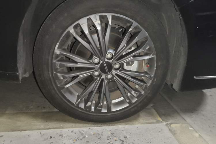 Used Dongfeng Aeolus Yixuan MAX 2023 1.5T Ultra-Stylish Trendsetting Dad Edition