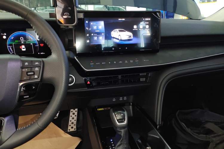 Used Toyota Camry 2026 Model Dual-Engine 2.0HSE Sport Lite Edition
