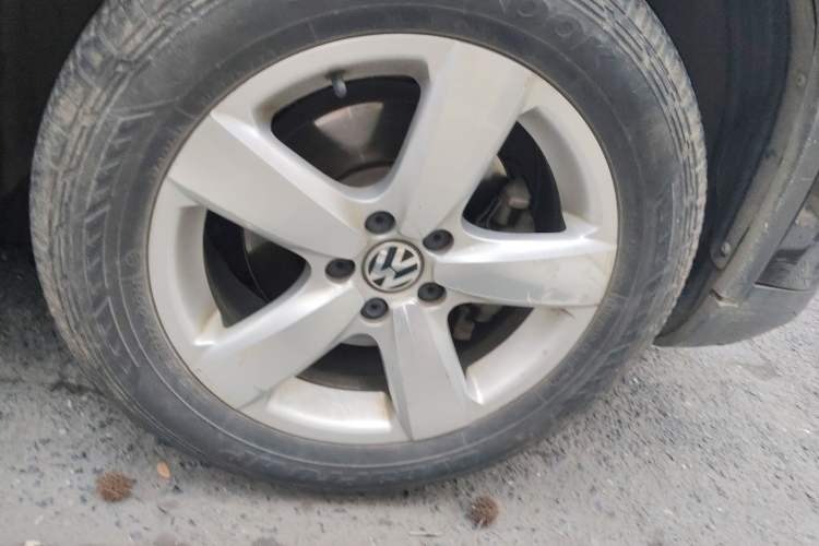 Used Volkswagen Tiguan 2013 1.8 TSI Automatic Two-Wheel Drive Comfort Edition Right Front Wheel Hub