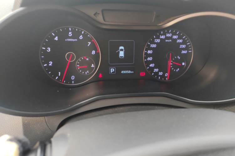 Used Hyundai Veloster 2015 1.6T Automatic Luxury Edition Odometer Close Up