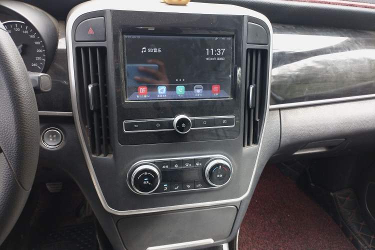 Used BYD Song MAX 2017 1.5T Manual Smart Connect Luxury 7-Seater
