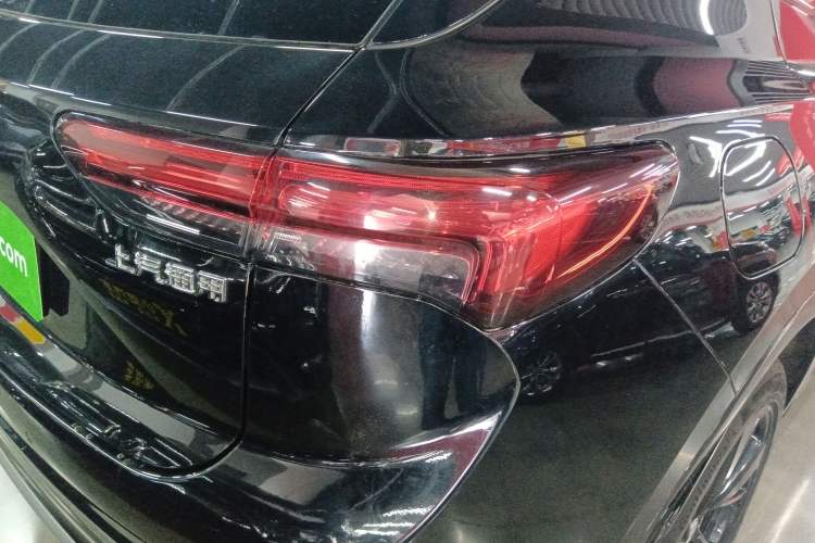 Used Buick Envision 2020 Encore S 652T Two-Wheel Drive Luxury Model Exterior 3