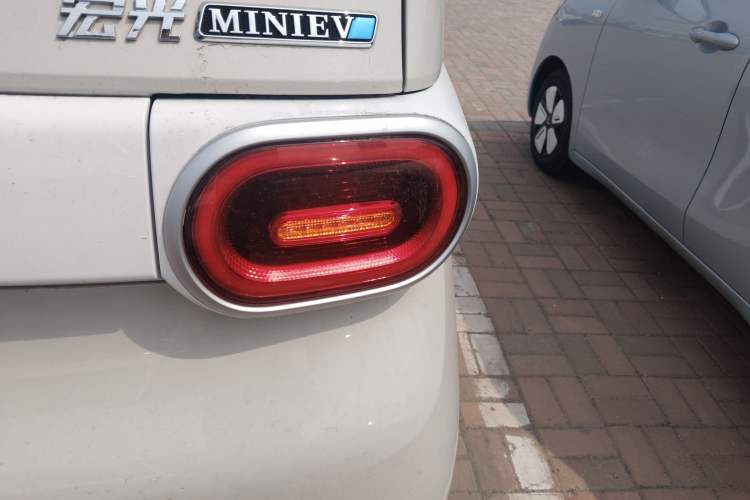 Used Wuling Hongguang MINIEV 2024 3rd Generation 215km Youth Edition Right Rear Taillight