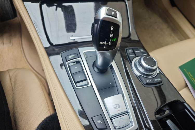 Used BMW 5 Series 2012 530Li Leading Model