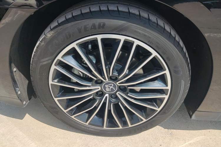 Used BYD Han 2023 DM-i Champion Edition 121KM Prestige Model