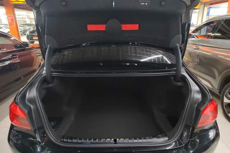 Used BMW 5 Series 2019 Facelifted 530Li Luxury Edition Premium Package
