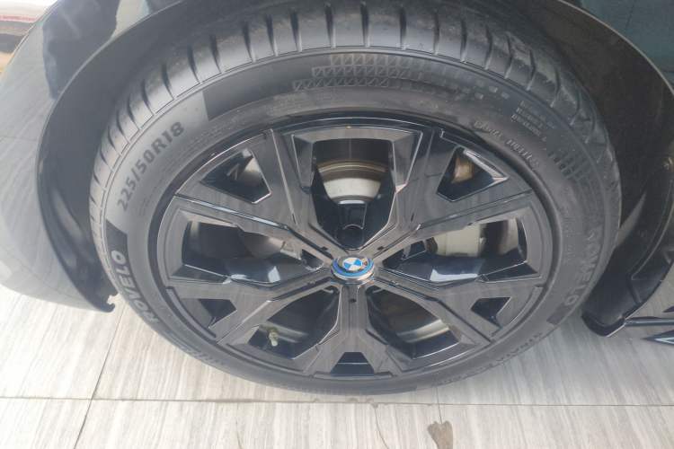 Used BMW i3 2022 eDrive 35 L Left Front Wheel Hub