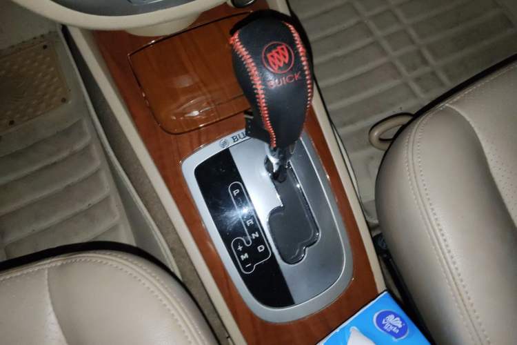 Used Buick Excelle 2013 1.5L Automatic Luxury Model Gear Lever