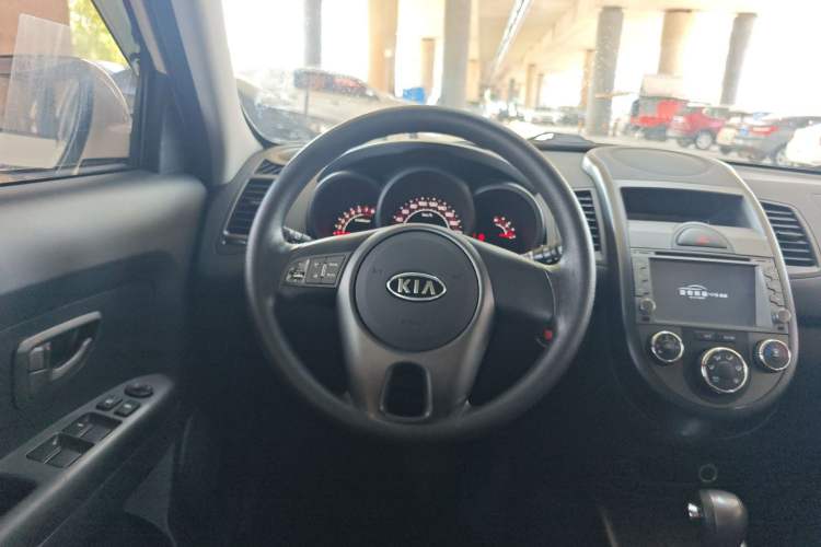 Used Kia Soul 2013 1.6L AT GL

