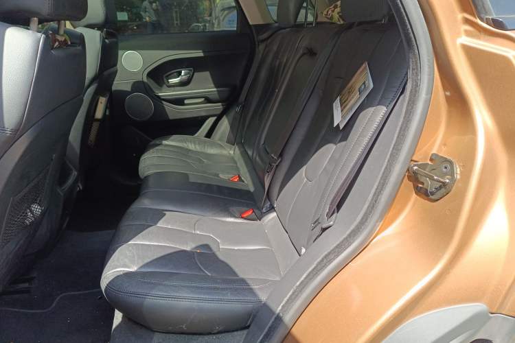 Used Land Rover Range Evoque 2014 2.0T 5-Door Luxury Edition Interior 4