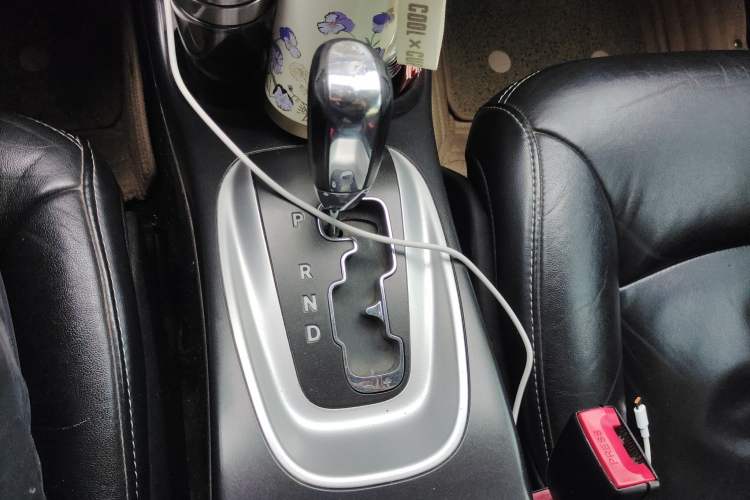 Used Dodge Journey 2013 2.4L Two-Wheel Drive Luxury Version Gear Lever