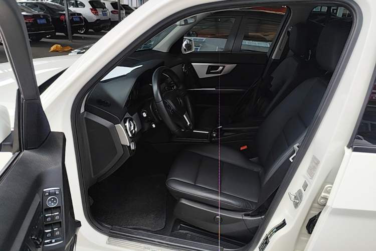 Used Mercedes-Benz GLK-Class 2014 GLK 260 4MATIC Dynamic Model
