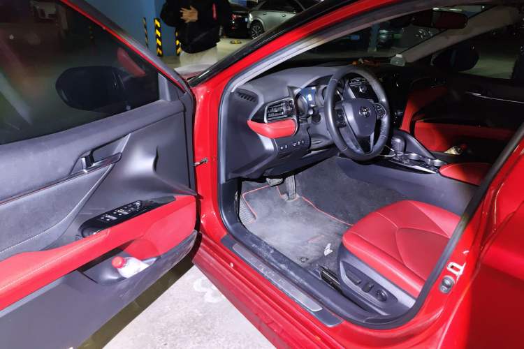 Used Toyota Camry 2019 2.5S FENGSHANG Version China VI Standard
