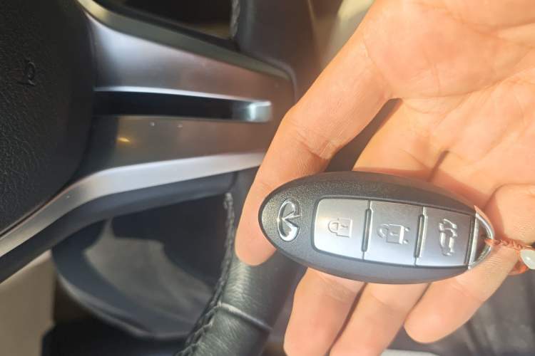 Used Infiniti QX50 2018 2.0T Two-Wheel Drive Fashion Edition Vehicle Key