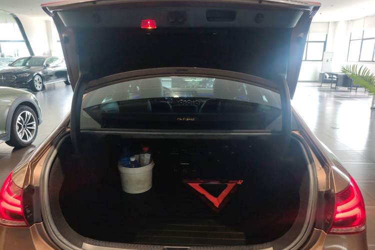 Used Mercedes-Benz A-Class 2020 Restyled A 200 L Sport Sedan Fashion Version
