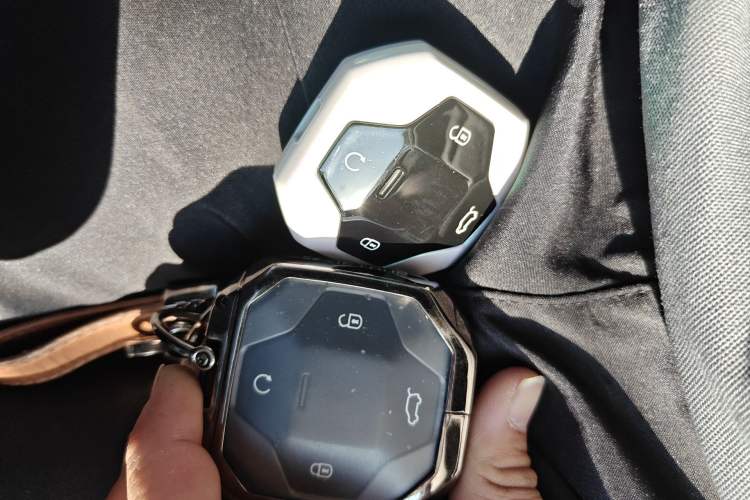 Used JETOUR Traveler 2023 2.0T All-Wheel-Drive CrossPRO Vehicle Key