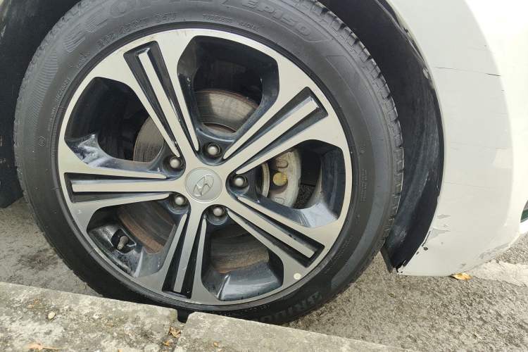 Used Hyundai Elantra (6th Generation / Lingdong) 2019 1.4T Dual-Clutch Xuan Dong · Dynamic Model