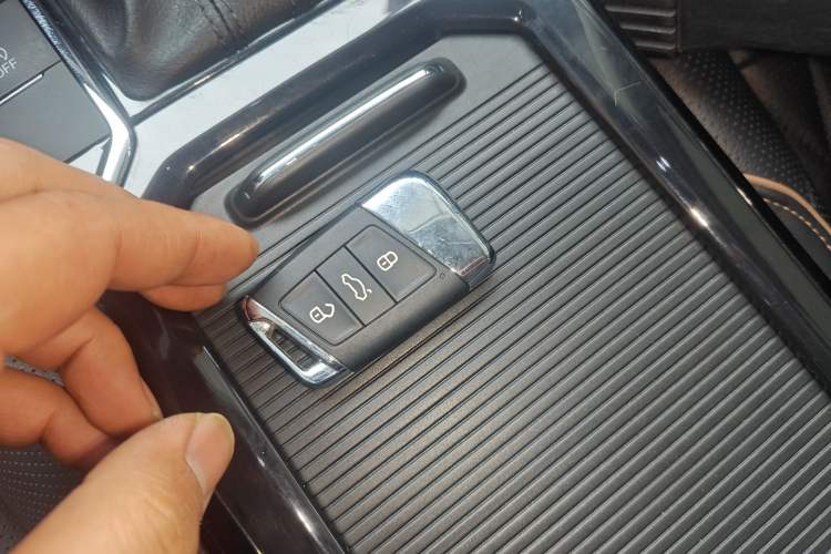 Used Volkswagen Passat 2021 330TSI Luxury Edition Interior 1