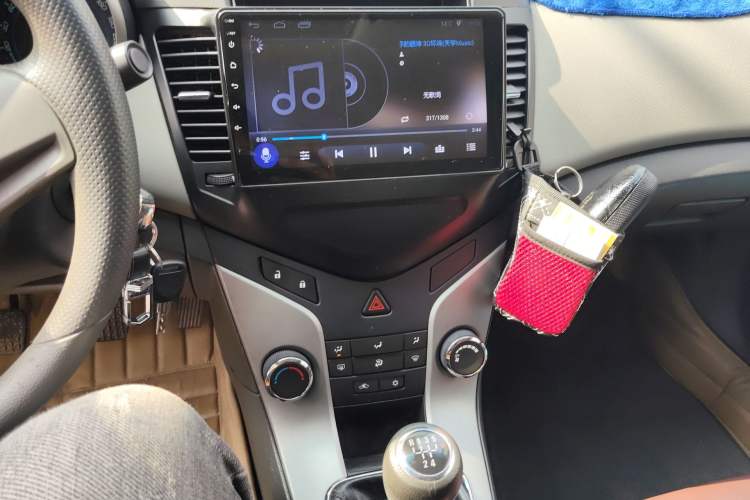 Used Chevrolet Cruze 2012 1.6L SL MT Audio And AC Panel