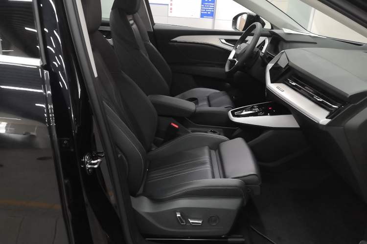 Used Audi Q5 e-tron 2023 40 e-tron Shining Edition Brocade Suit