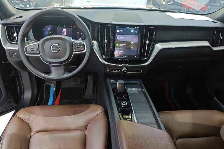 Used Volvo XC60 2022 B5 4x4 Zhiyi Luxury Edition
