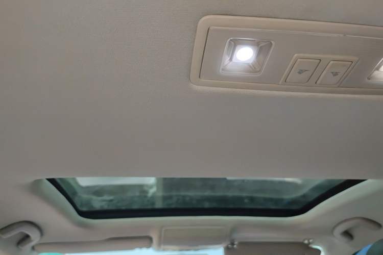 Used Volkswagen Lamando 2015 330TSI DSG Comfort Edition Headliner