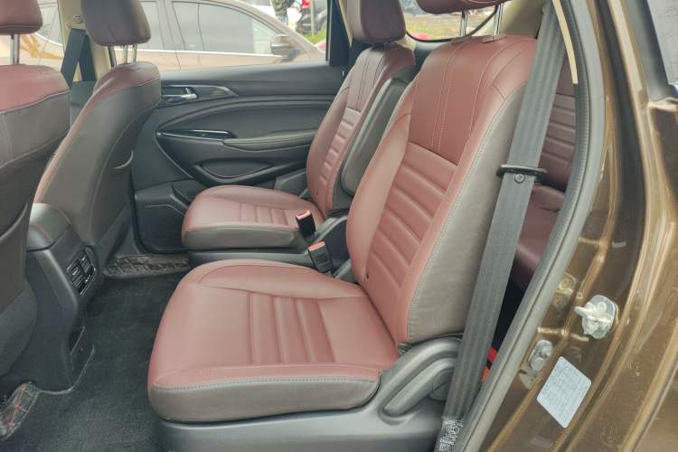 Used CHANGAN OSHAN A800 2017 1.5T Manual Luxury Model Left Rear Seat