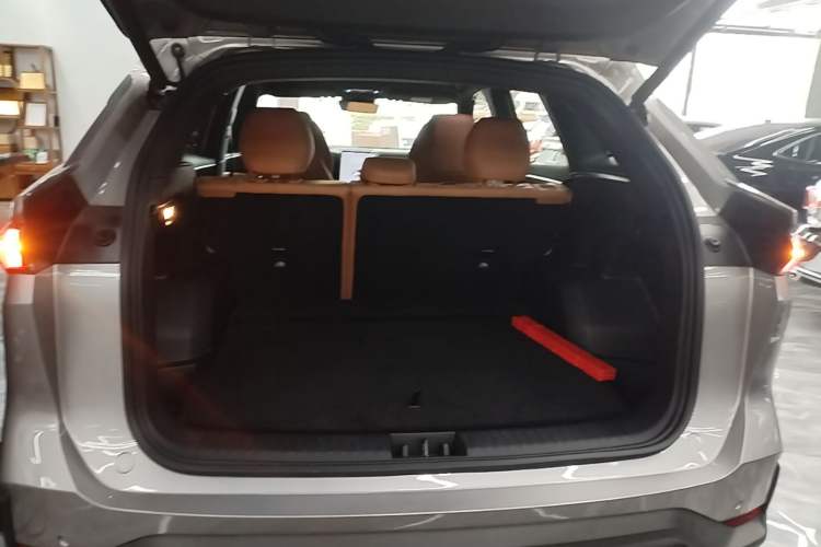 Used Geely Galaxy L7 2025 EM-i 115km Exploration+ Edition Trunk