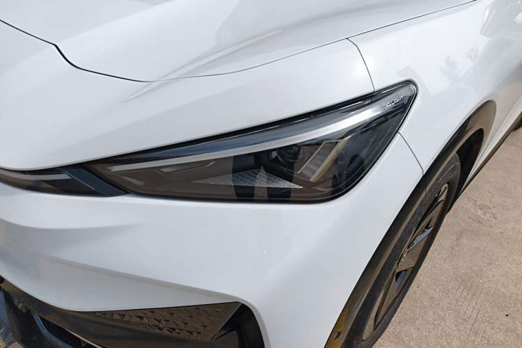 Used Volkswagen ID.UNYX 2024 Revised Pro Long-Range Version Left Front Headlight