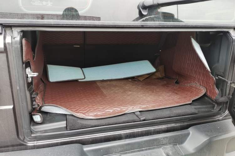 Used Jeep Wrangler 2019 2.0T Sahara Four-Door Version China VI Emission Standard