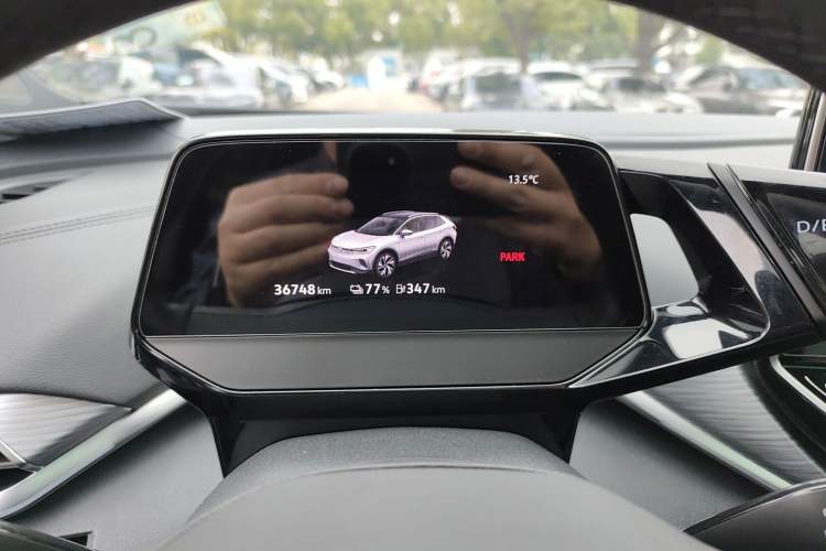 Used Volkswagen ID.4 CROZZ 2024 PURE+ model
