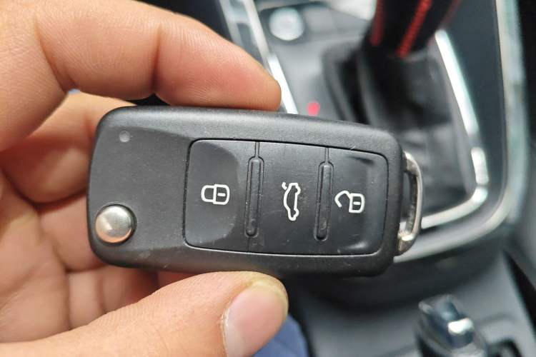 Used Volkswagen Sagitar 2015 1.6L Automatic Comfort Model
