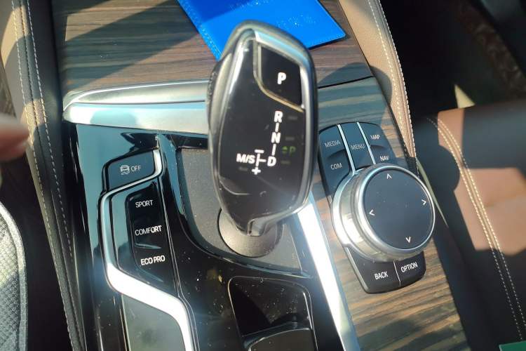 Used BMW 5 Series 2019 Facelifted 530Li Leading Edition Luxury Package