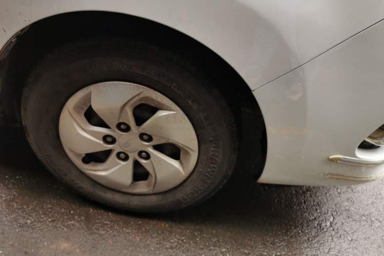 Used JAC Refine M4 2016 2.0L Manual Standard Edition Right Front Wheel Hub