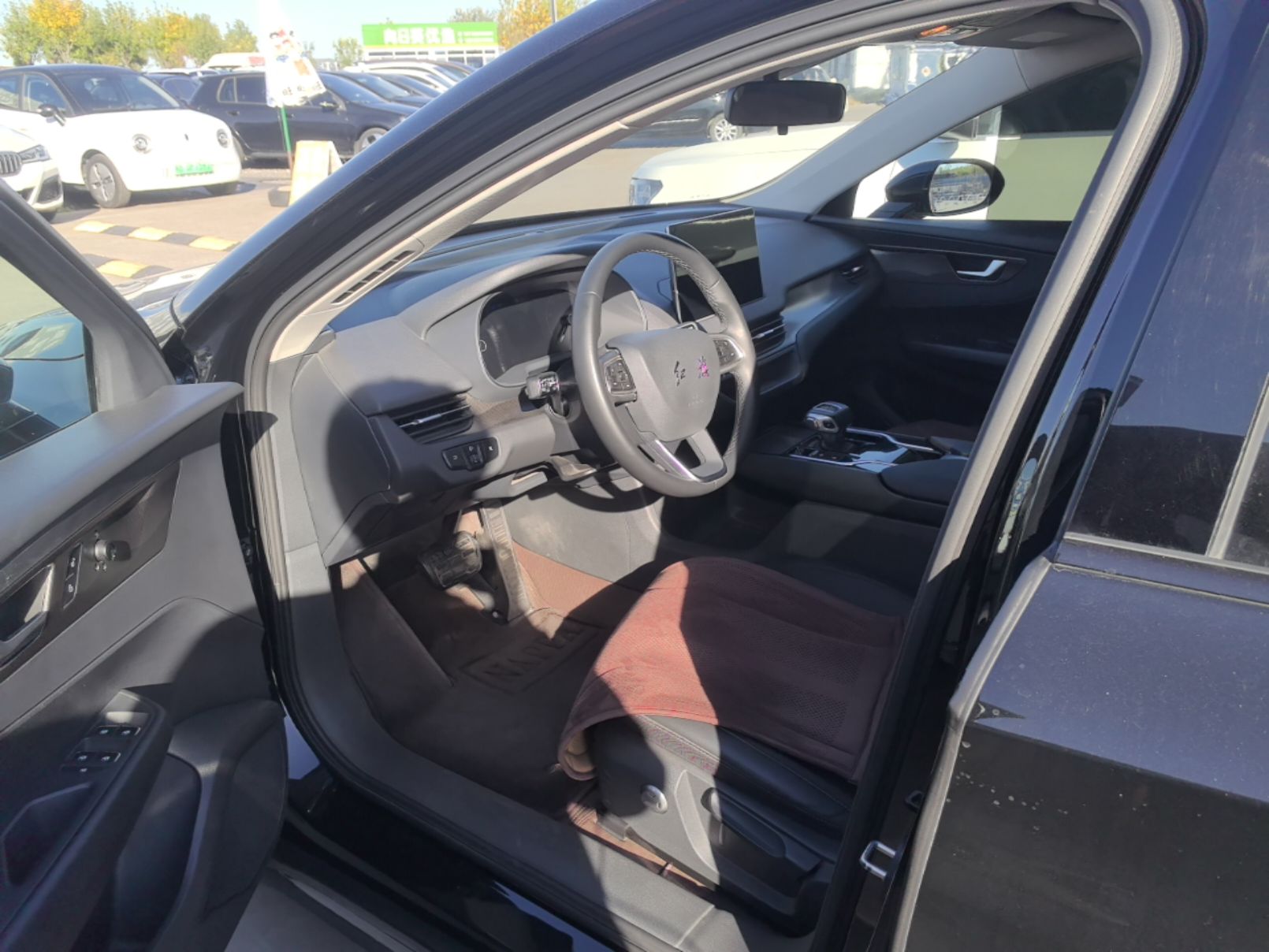 Hongqi E-QM5 2022 431 km Charge & Enjoy Edition — снимка 18
