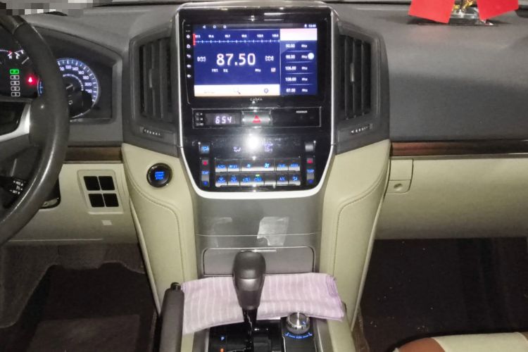 Used Toyota Land Cruiser 2015 4.6L V8 Middle East Limited Edition Audio And AC Panel