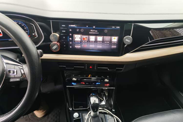 Used Volkswagen Passat 2020 330TSI Luxury Edition China VI