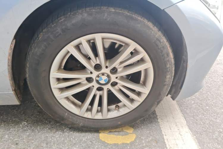 Used BMW 3 Series 2015 320Li Fashion Model
