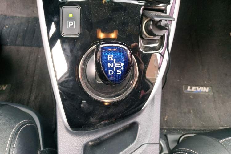 Used Toyota Levin 2017 Revised Dual-Engine 1.8H GS-L E-CVT Leading Edition China V Standard
