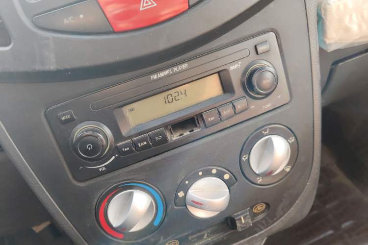 Used BAIC Weiwang 306 2016 1.2L Basic Version 5 Seats A12 China V Emission Standard