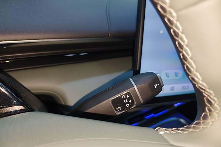 Used Deepal S07 2025 215Max Deep Blue Intelligent Driving AD PRO Range-Extended Version Gear Lever