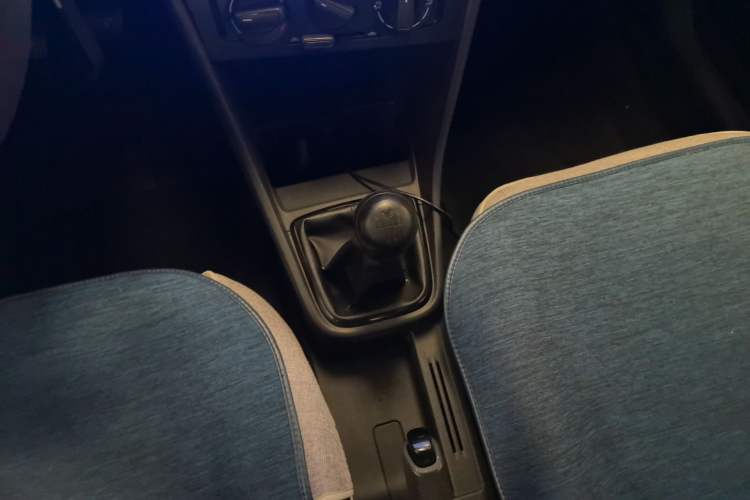 Used Volkswagen Santana 2015 1.6L Manual Fashion Edition Gear Lever