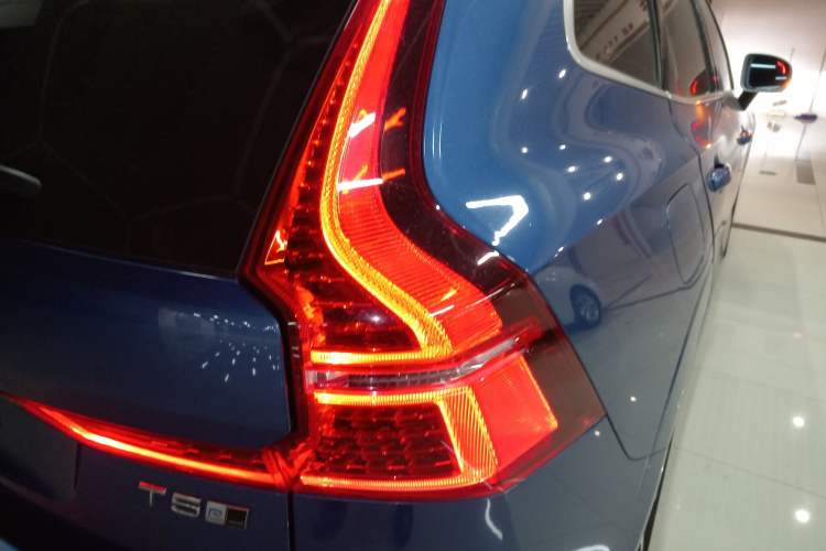 Used Volvo XC60 2018 T5 4x4 Smart & Sporty Edition