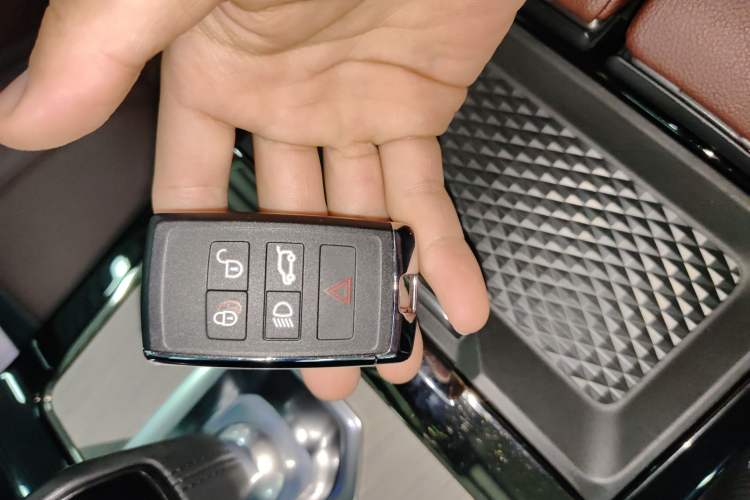 Used Land Rover Range Evoque 2021 Range Rover L 249 PS R-Dynamic SE Luxury Edition Vehicle Key