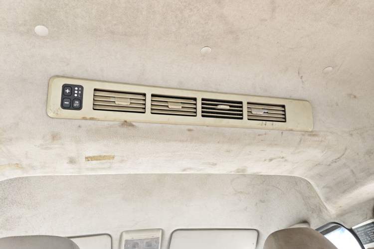 Used Jinbei New Hiace S 2018 1.6L Wealth Edition DLCG16 Headliner