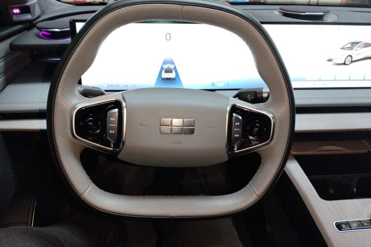 Used Geely Galaxy E8 2024 665 km Range Rear-Drive Starship Long-Range Version