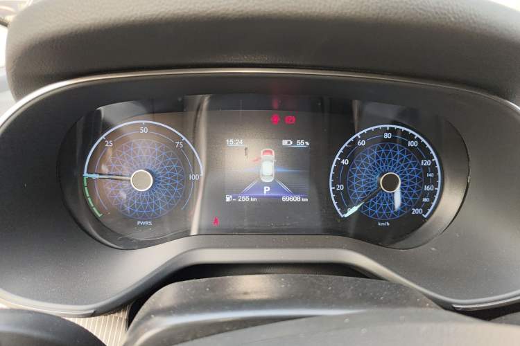 Used Hongqi E-QM5 2022 431 km Charge & Enjoy Edition
