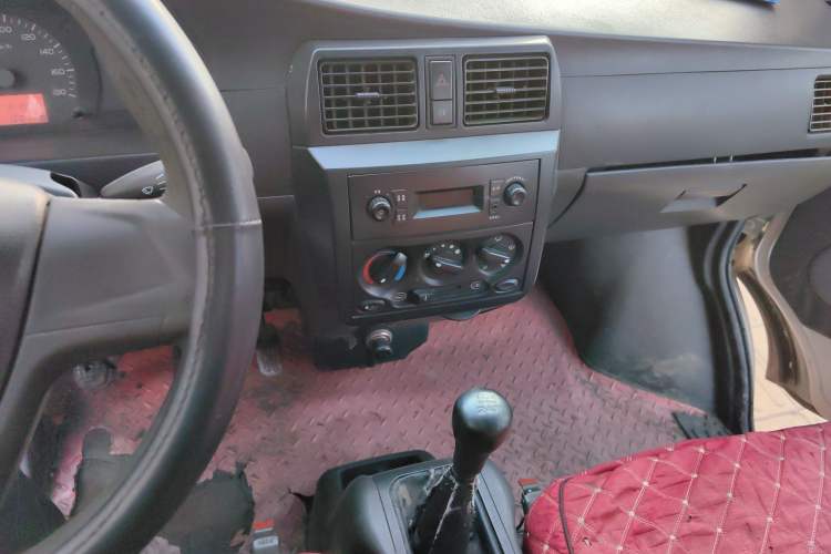 Used Wuling Rongguang 2014 1.2L S Base Model Audio And AC Panel