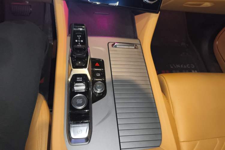 Used Lynk & Co 09 EM-P 2023 2.0TD EM-P Four-Wheel Drive Asian Games Executive Edition Five Seats
