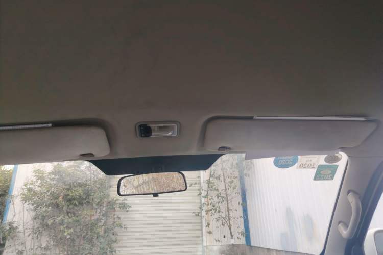 Used Foton Scenic G7 2017 2.0L Long-Wheelbase Commercial Van High Roof 6-Seater 4Q20M
